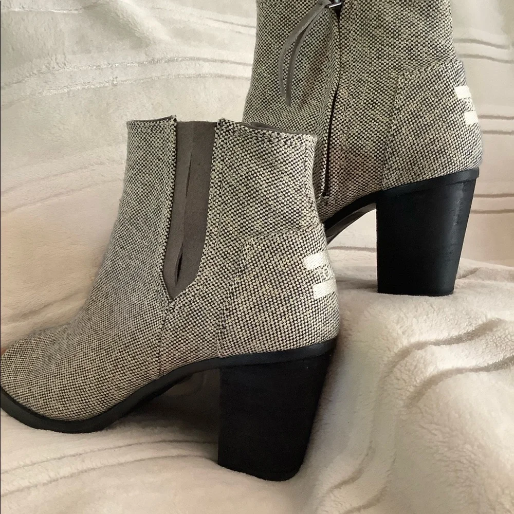 TOMS Peep Toe Booties - Picture 4 of 6